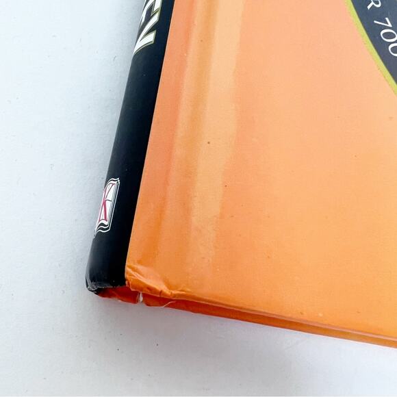 A Nation by Nation Guide to The Best World Whiskey Coffee Table Book 8 x 9.5 - Picture 4 of 16